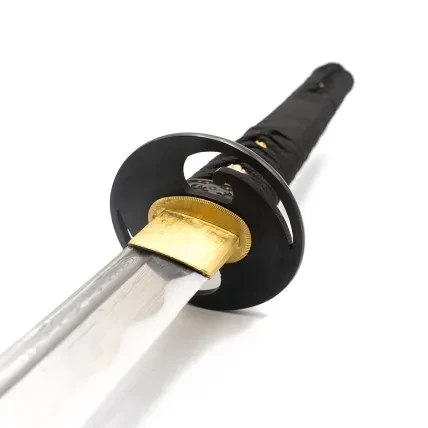 Katana z rękojeścią oplecioną czarną plecionką