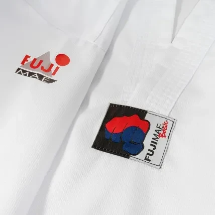 prosty i wygodny uniform do Taekwondo