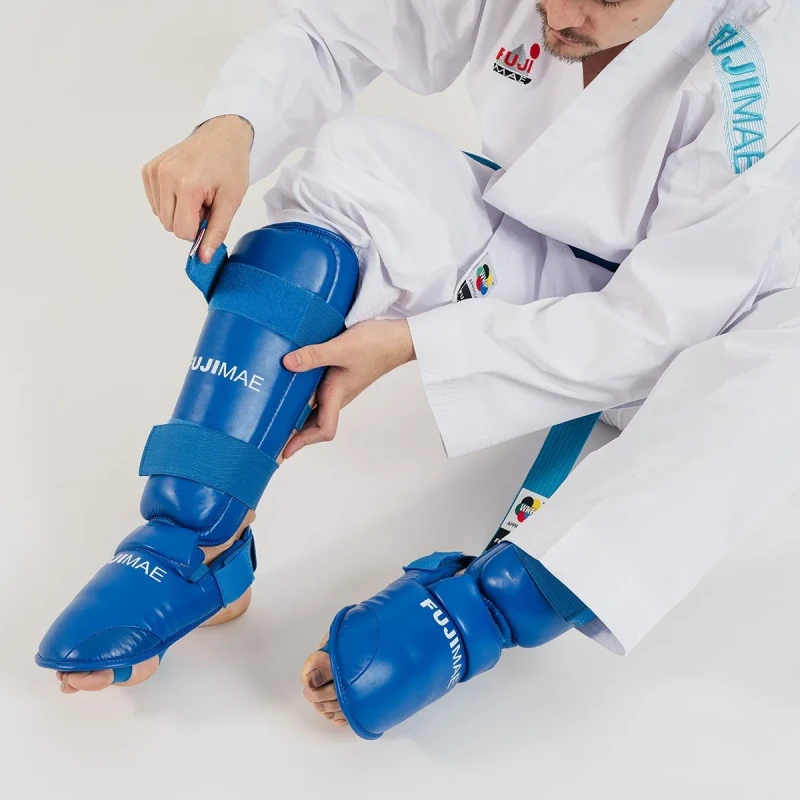 ochraniacze taekwondo na piszczele i stopy