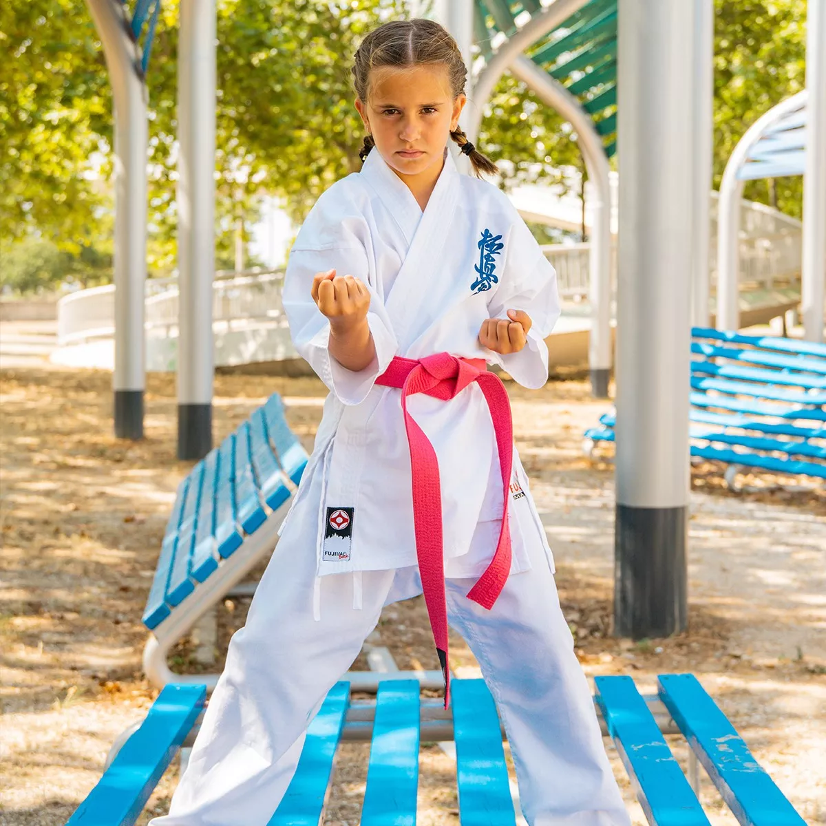 Krój Kyokushin i rękawy 3/4 w karatedze FUJIMAE