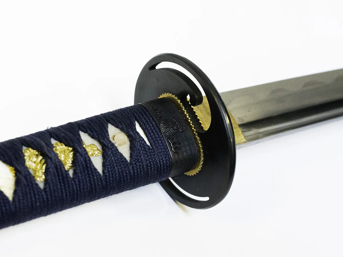 Katana – budowa, historia i zastosowanie na tle innych japońskich mieczy