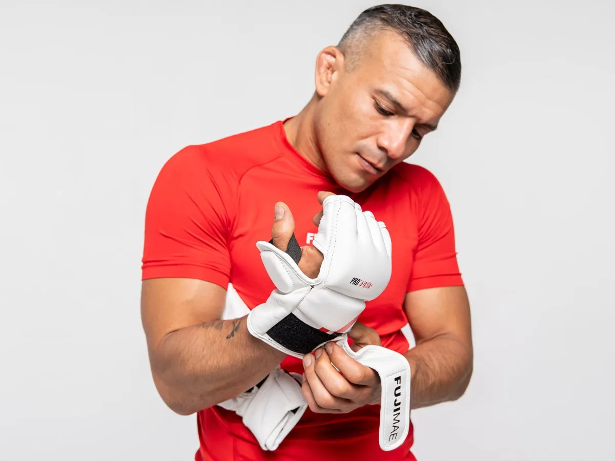 Rękawice MMA – czym różnią się od bokserskich i jak wybrać model do treningu?