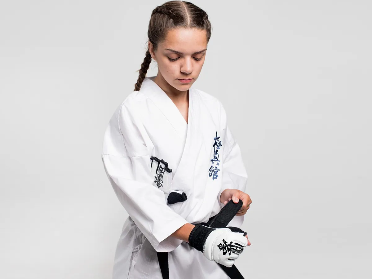 Ochraniacze na ręce karate – rodzaje, rozmiary i zastosowanie