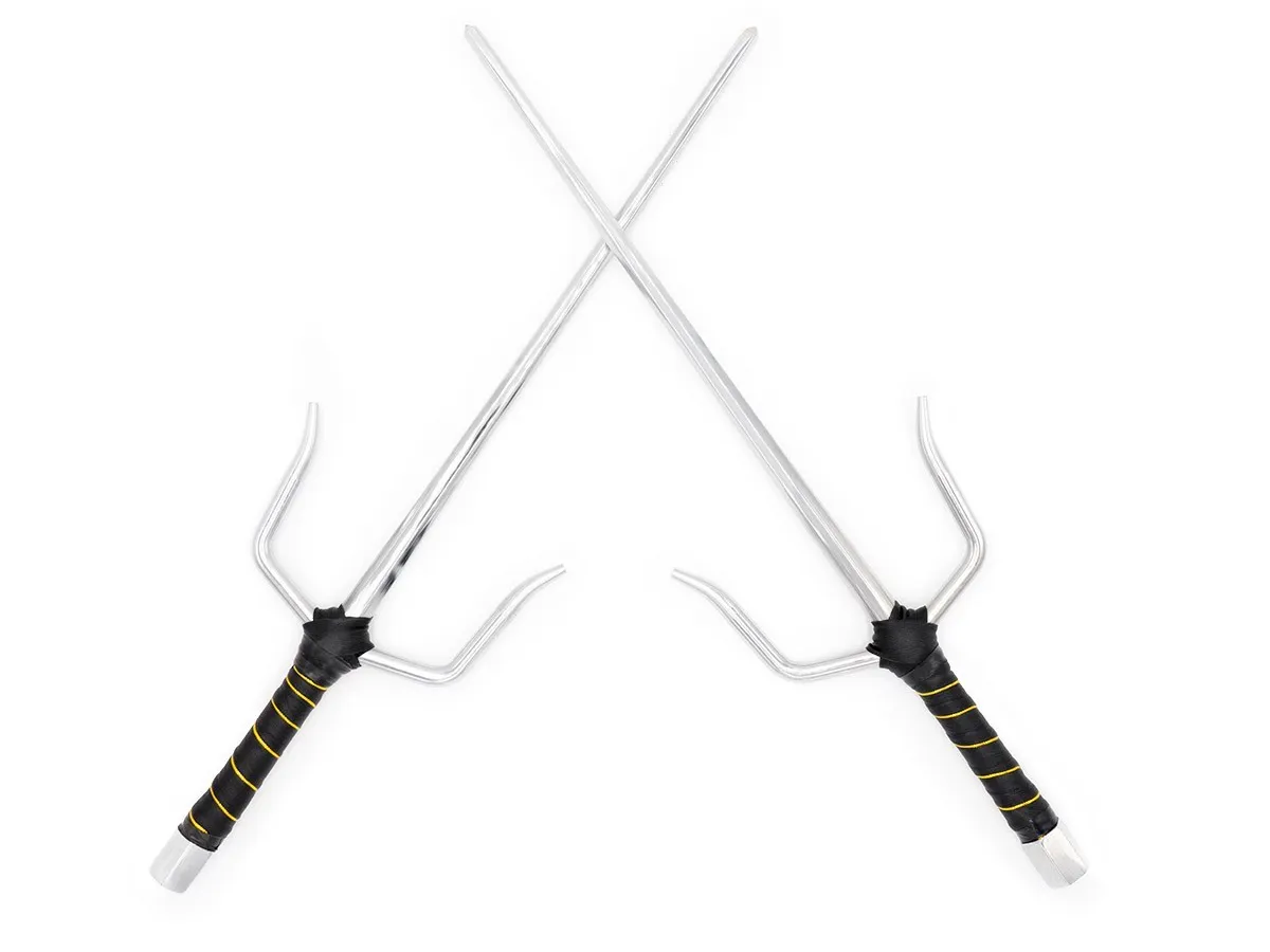 Sai i tonfa w kobudo – czym się różnią i jak wybrać bezpieczną broń treningową?