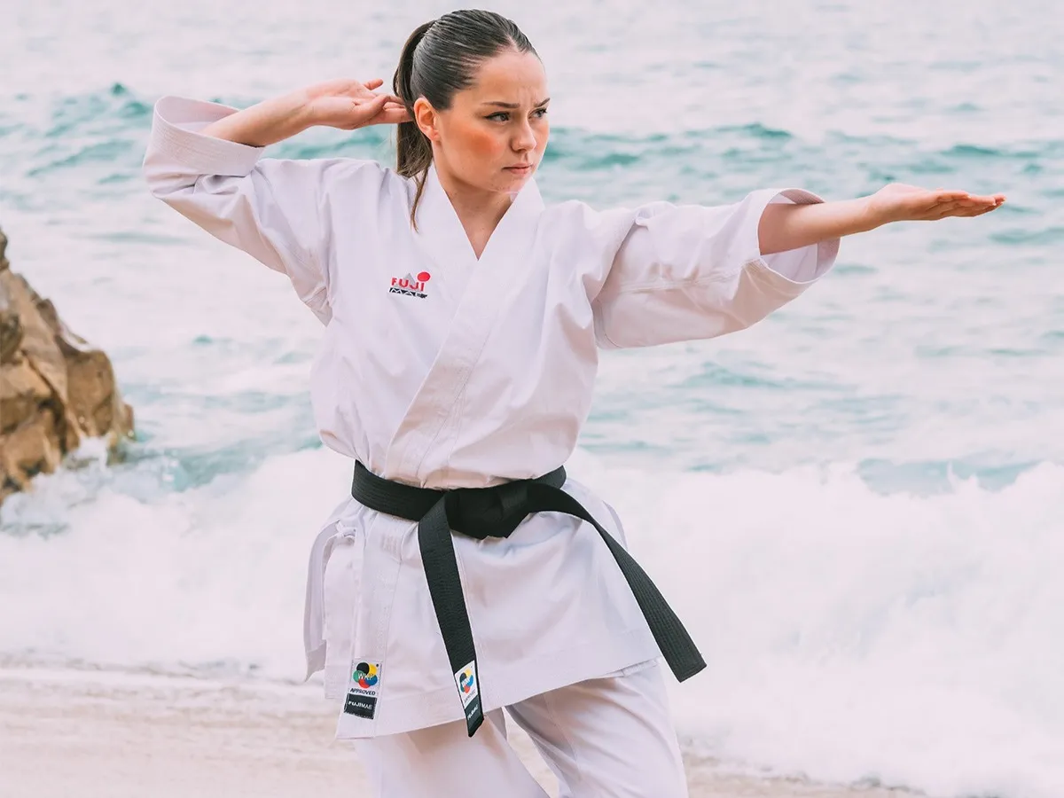 Karatega Shotokan do kata czy kumite – jak wybrać kimono WKF dla dziecka i dorosłego?