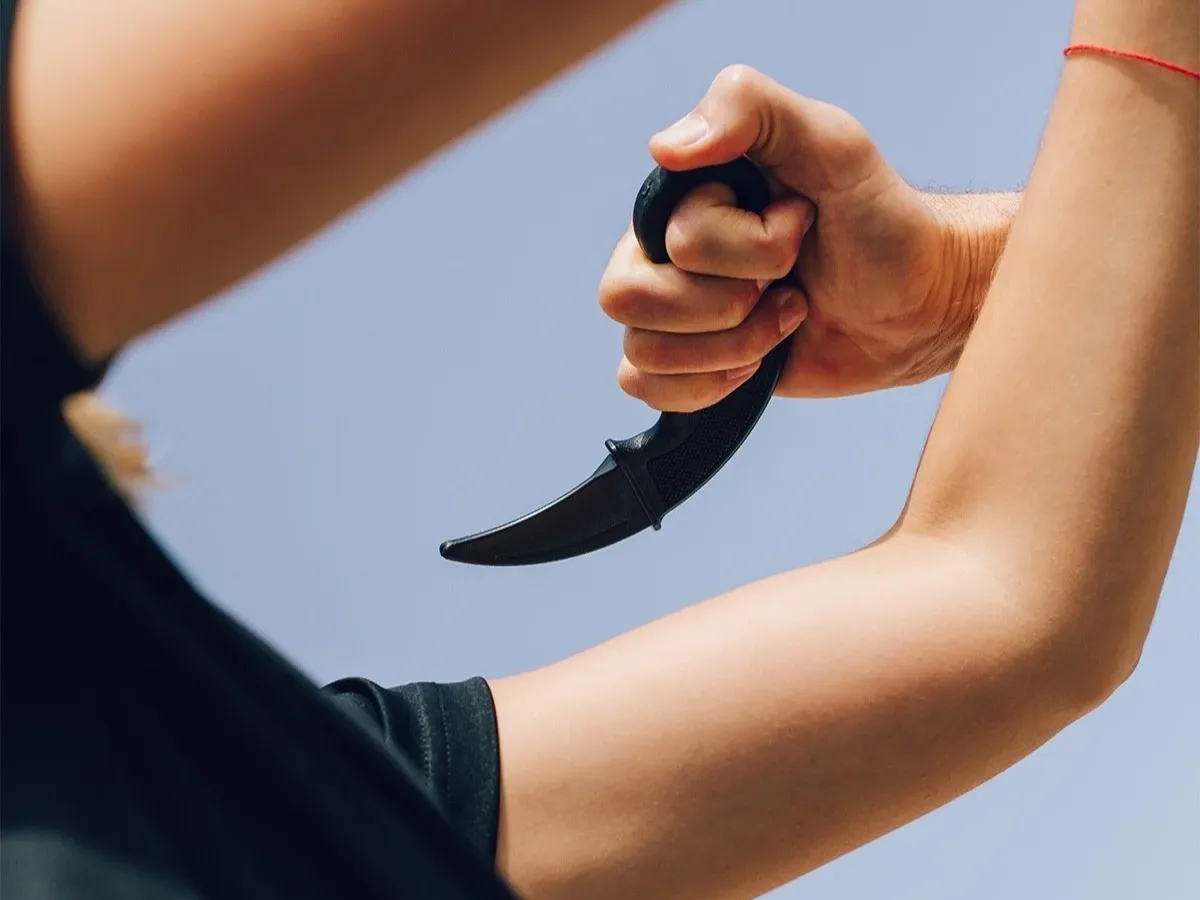 Karambit treningowy – do czego służy i czy sprawdzi się w Krav Maga?